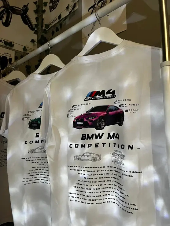 Biała koszulka BMW M4